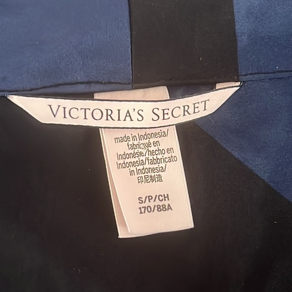 Victoria’s Secret romper faux wrap satin jumper pajama size small petite - Picture 4 of 10
